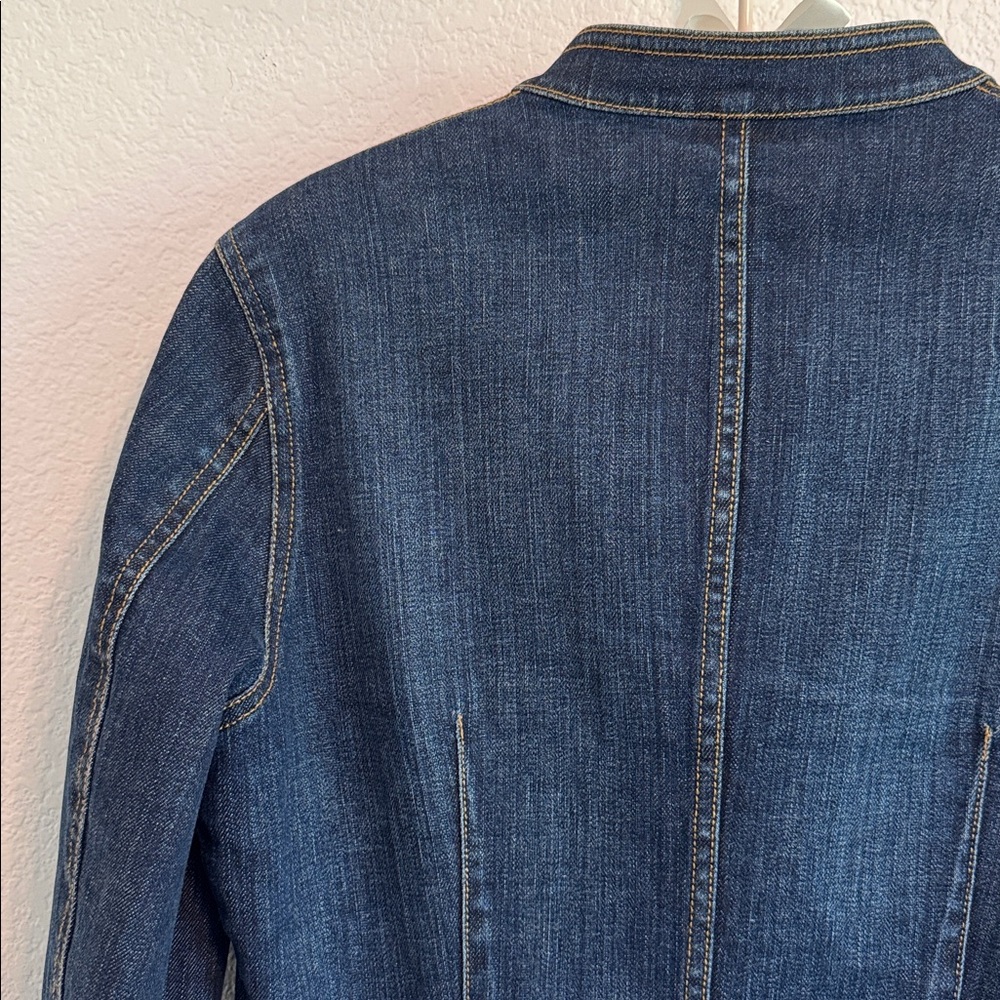 TALBOTS WOMENS DENIM JEAN JACKET SIZE 6 TAPERED FITTED COLLARLESS BUTTON BLUE - Picture 7 of 12